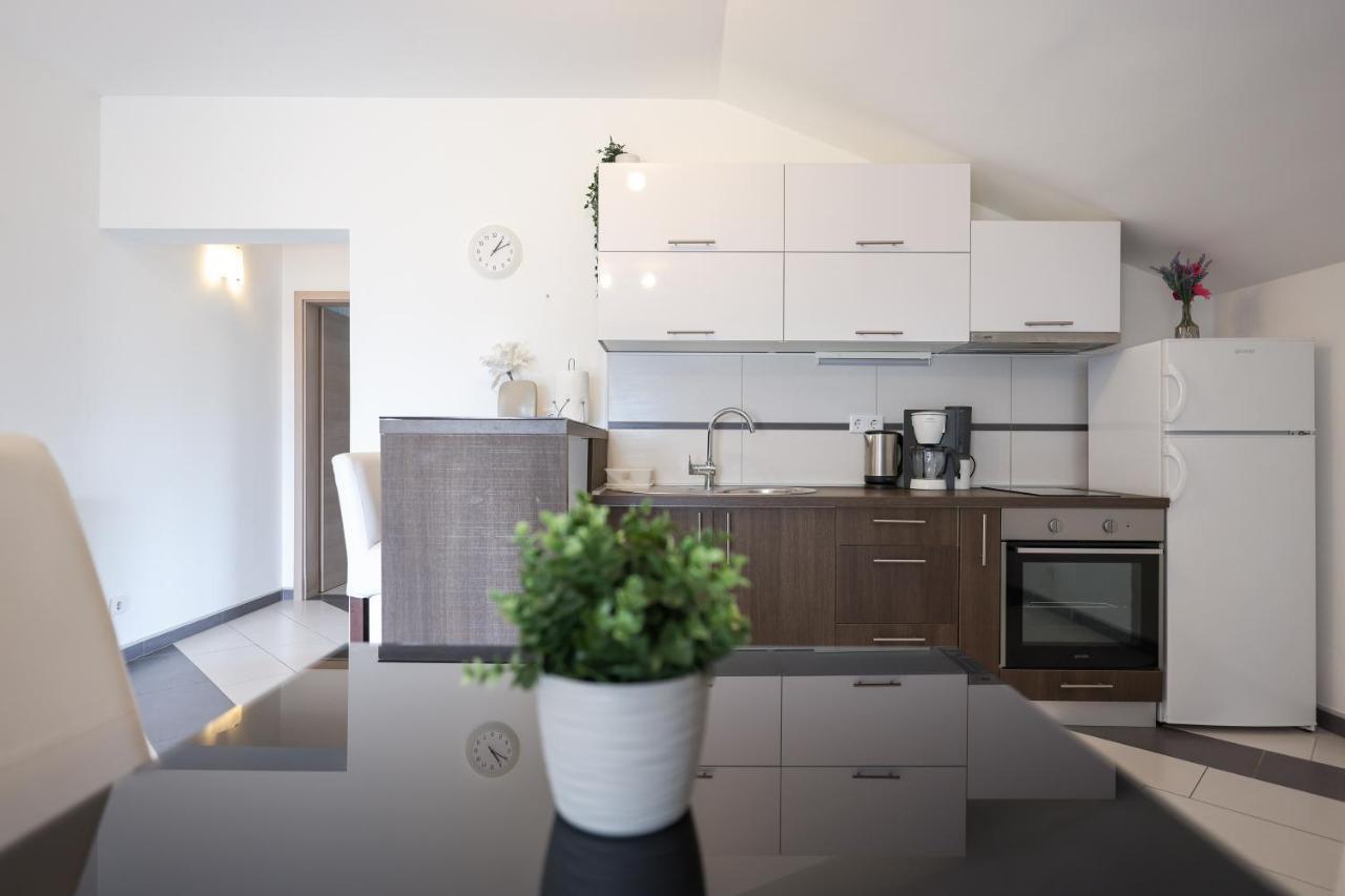 Apartments Nicola With Private Pool Bibinje Εξωτερικό φωτογραφία