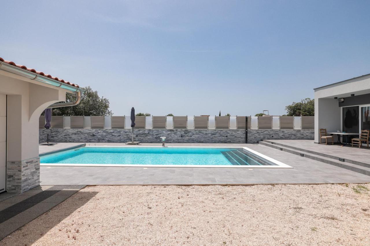 Apartments Nicola With Private Pool Bibinje Εξωτερικό φωτογραφία